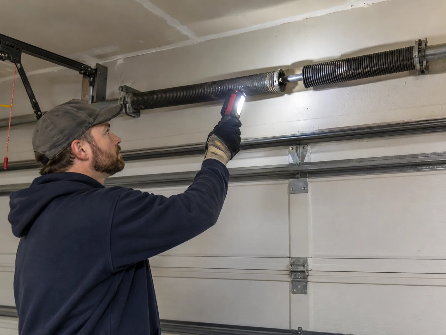 Spring Repair for Lindenhurst's 1980s and 90s Garage Doors in Gurnee